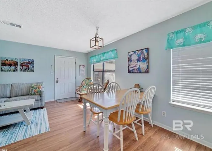Pet Friendly Access Hangout Nearby Sleeps 6 Apartment *
