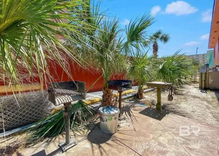 Pet Friendly Access Hangout Nearby Sleeps 6 *